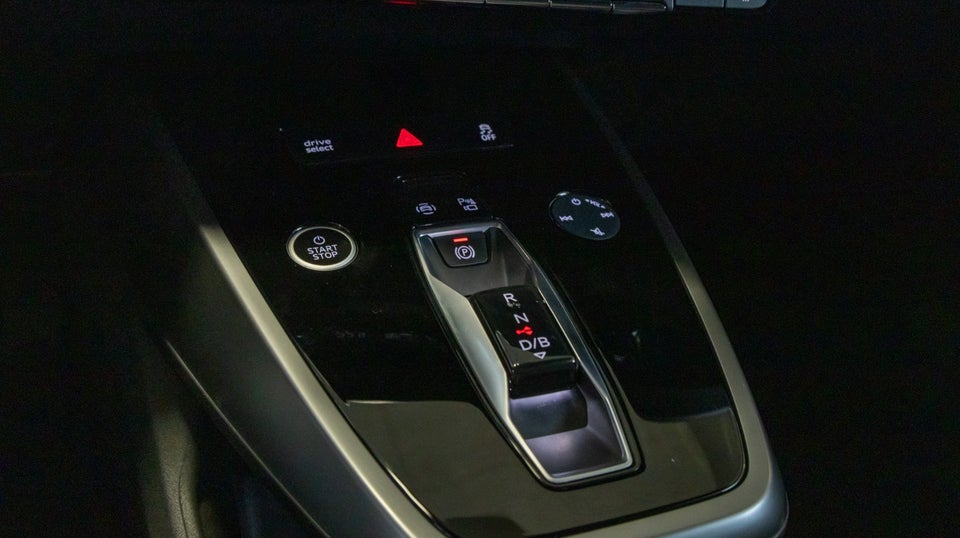 Audi Q4 e-tron 45 quattro 5d