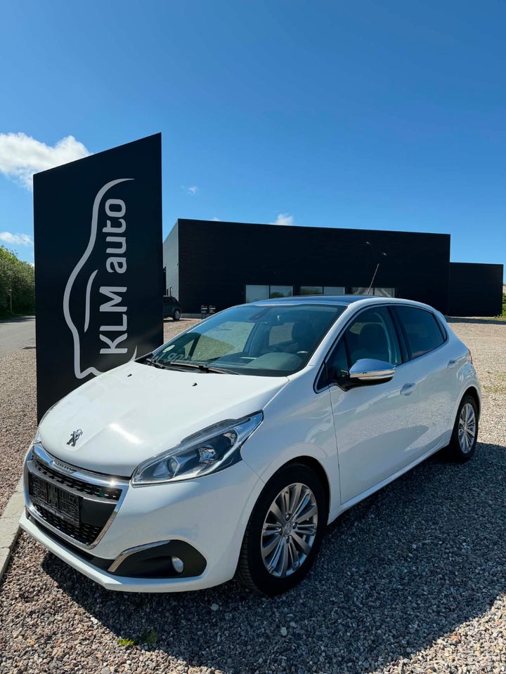 Peugeot 208 1,6 BlueHDi 100 Allure Sky 5d