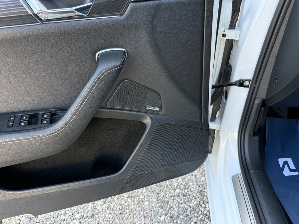 Skoda Superb 1,4 TSi iV Plus Combi DSG 5d
