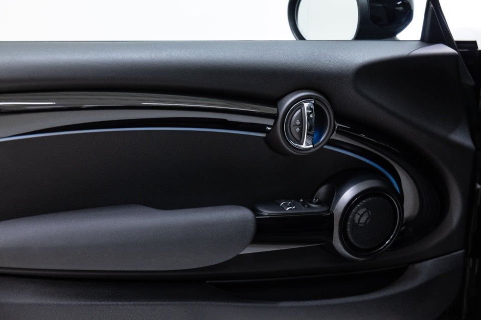 MINI Cooper SE Resolute Edition 3d