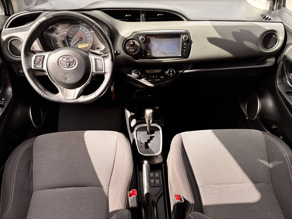 Toyota Yaris 1,5 Hybrid H1 e-CVT 5d