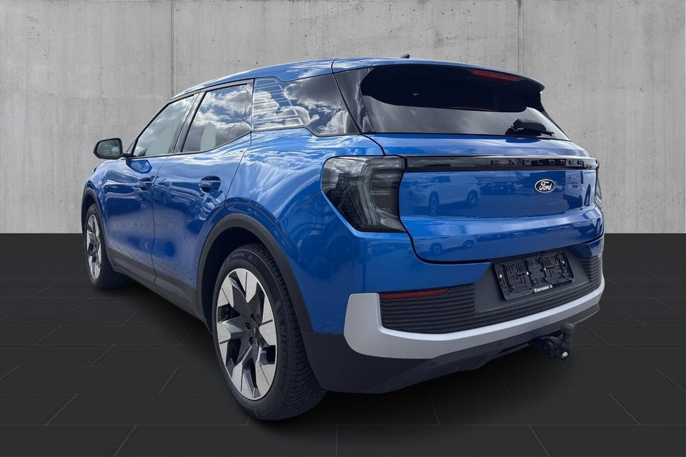 Ford Explorer 77 Premium Extended Range 5d