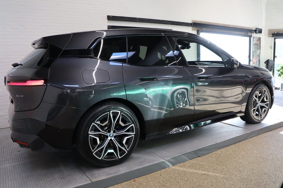 BMW iX xDrive40 Fully Charged Sport 5d