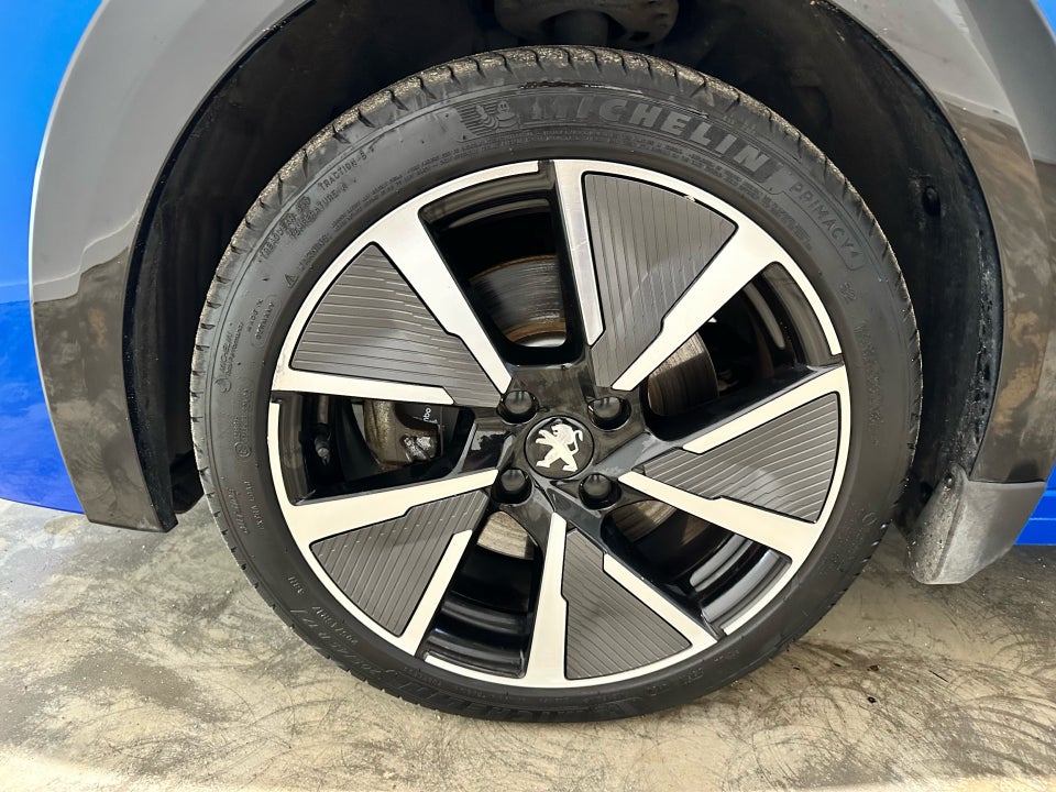Peugeot e-208 50 GT 5d