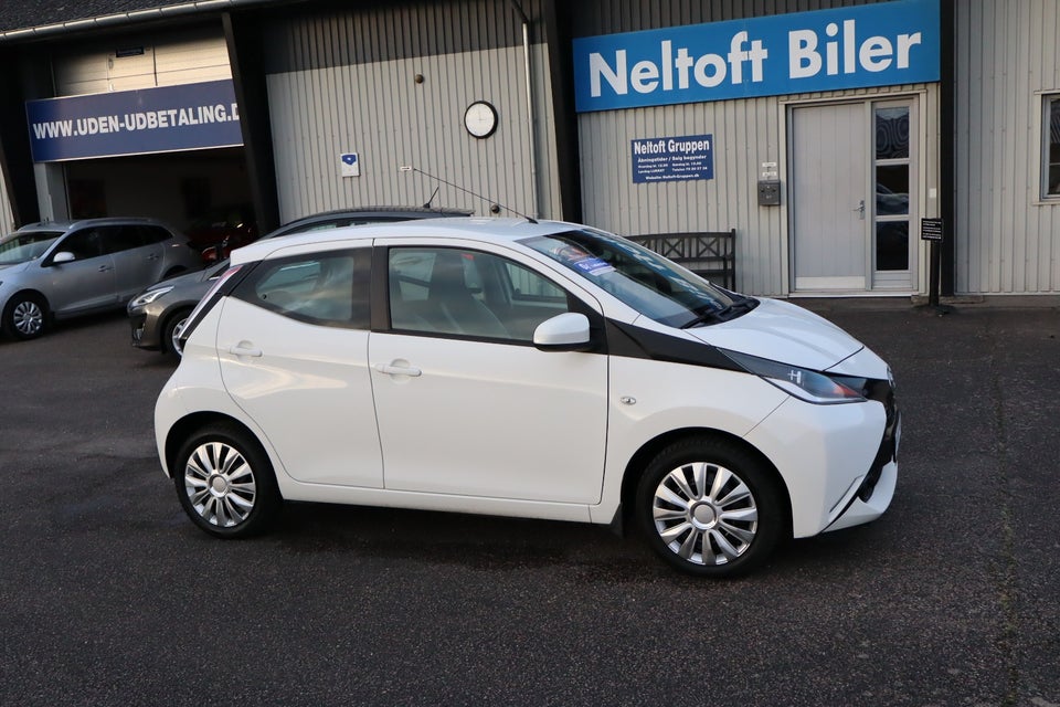 Toyota Aygo 1,0 VVT-i x-clusiv 5d
