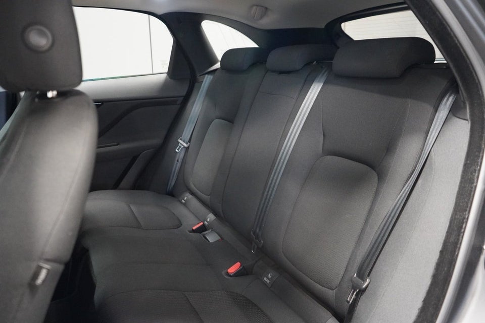 Jaguar F-Pace 2,0 D180 Pure aut. 5d