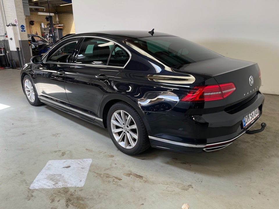 VW Passat 2,0 TDi 150 R-line DSG BMT 4d