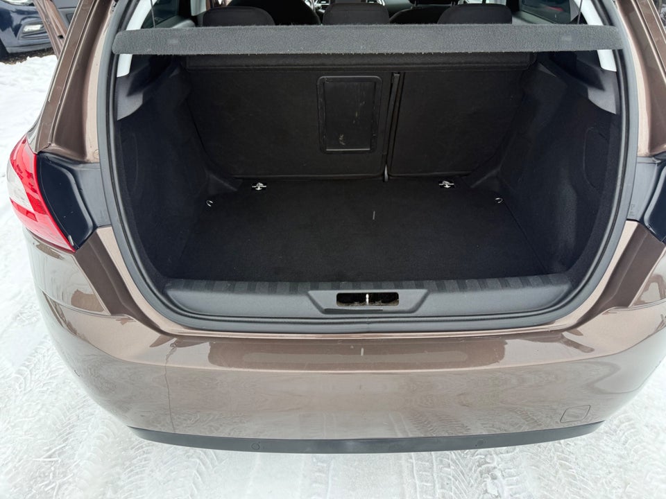 Peugeot 308 1,6 THP 125 Active 5d