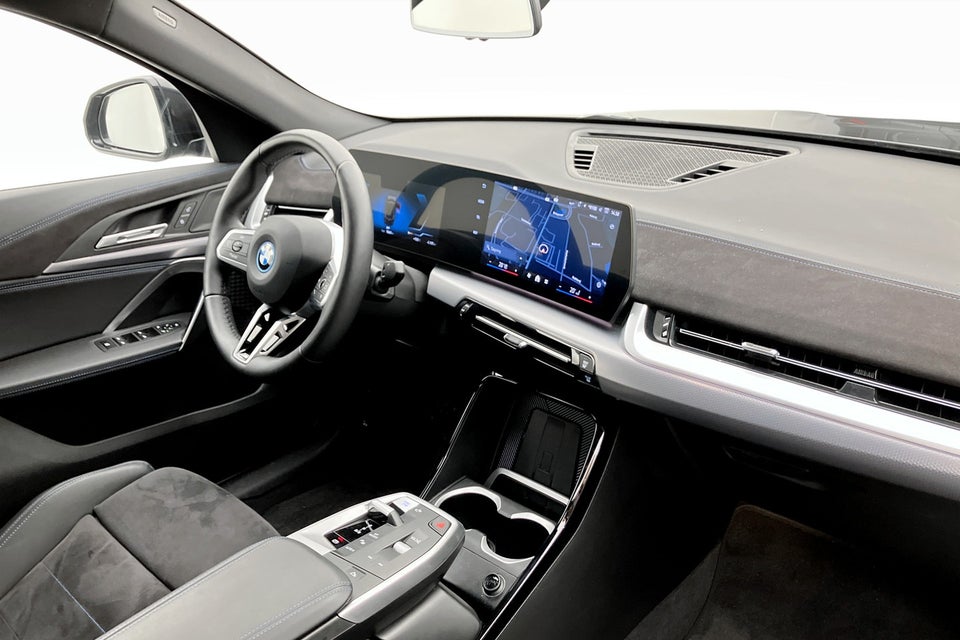 BMW iX2 eDrive20 M-Sport 5d