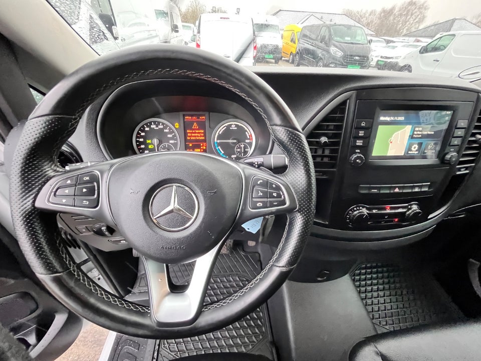 Mercedes eVito 129 Tourer PRO L Van