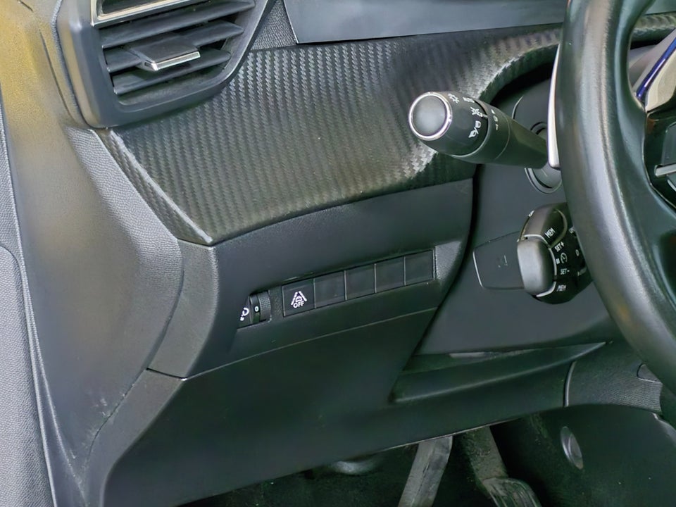 Peugeot 208 1,2 PureTech 100 Allure EAT8 5d