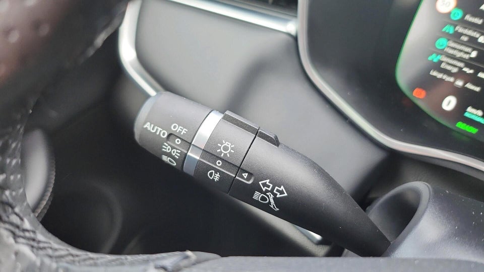 MG Marvel R Luxury 5d