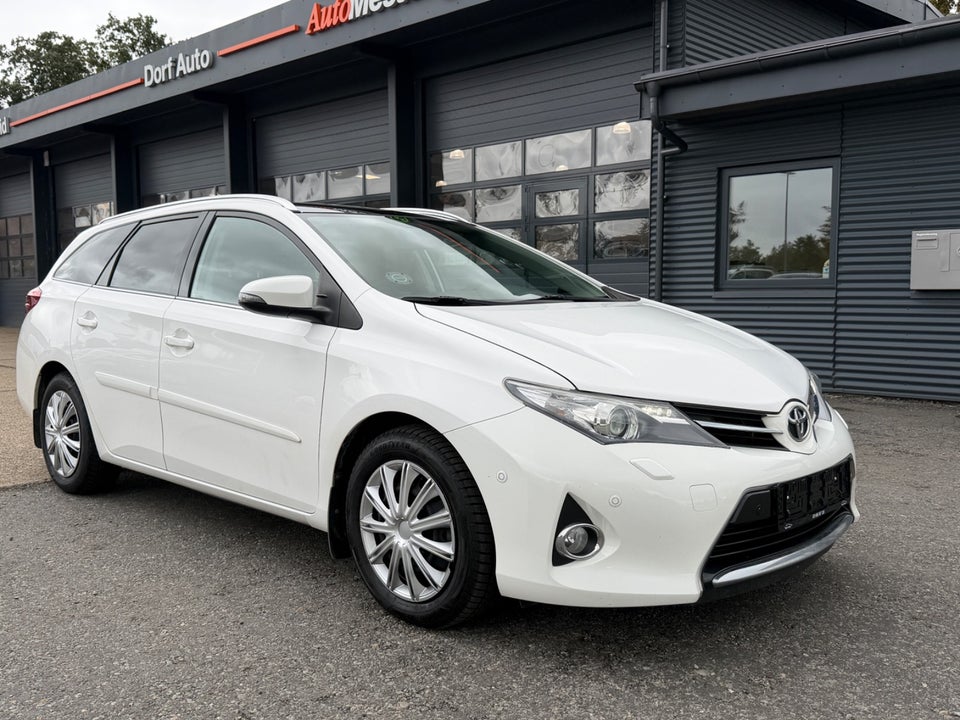 Toyota Auris 1,6 T2 Touring Sports 5d