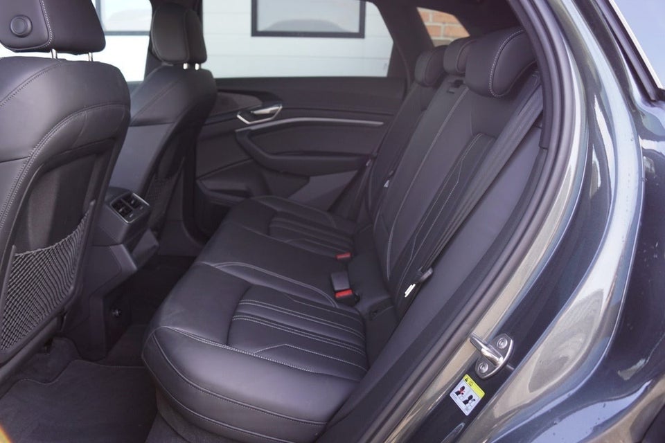 Audi Q8 e-tron 55 S-line quattro 5d