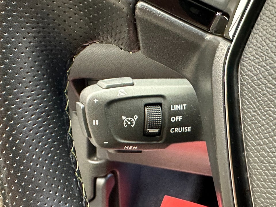 Peugeot e-2008 50 GT Pack 5d