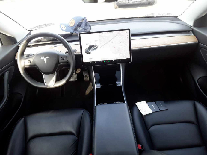 Tesla Model 3 Long Range AWD 4d