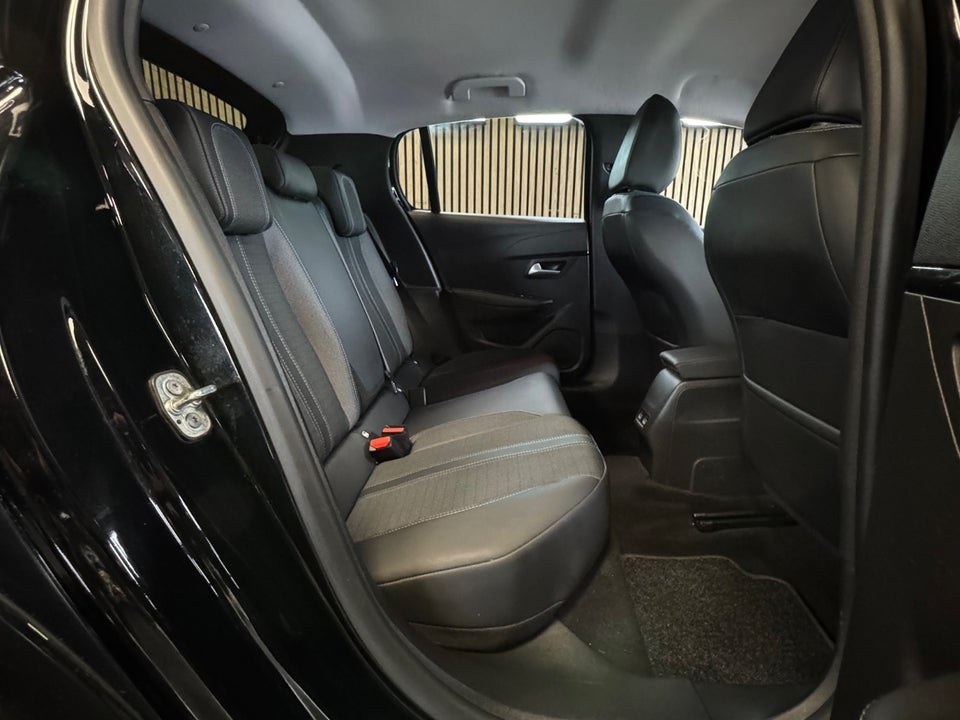 Peugeot e-208 50 Allure 5d