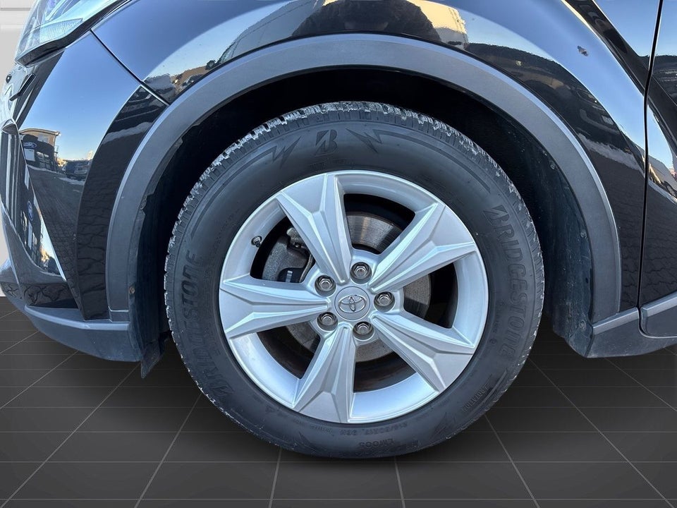 Toyota C-HR 1,8 Hybrid C-LUB Smart CVT 5d
