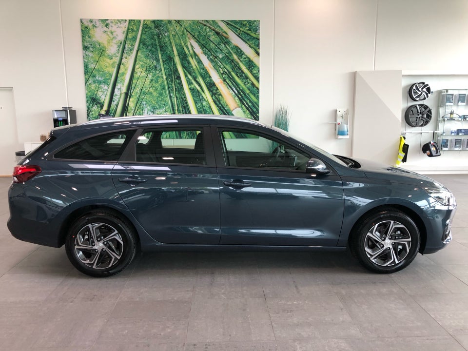 Hyundai i30 1,0 T-GDi Essential stc. DCT 5d