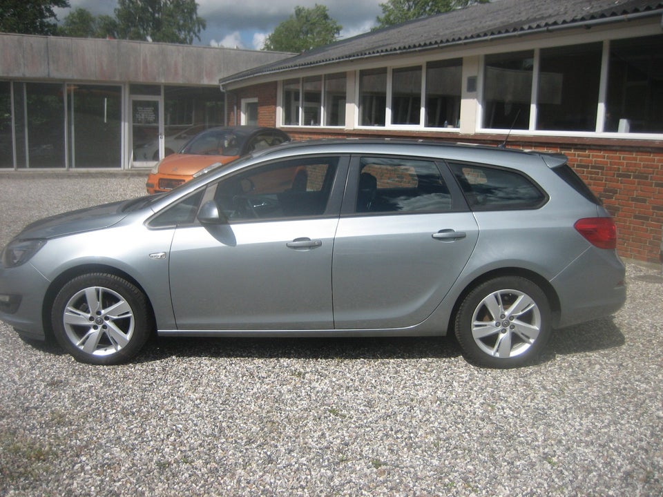 Opel Astra 1,4 T 140 Enjoy Sports Tourer 5d
