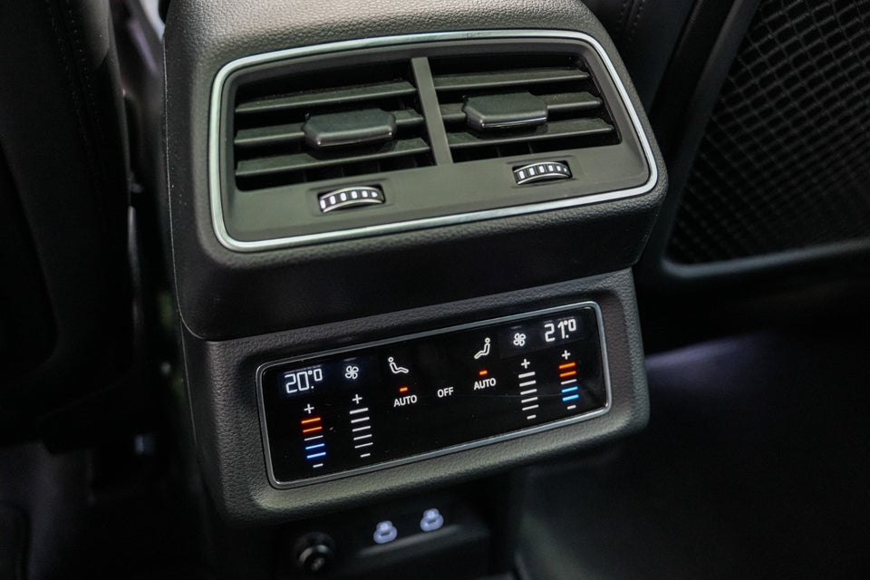 Audi Q8 e-tron 55 S-line quattro 5d