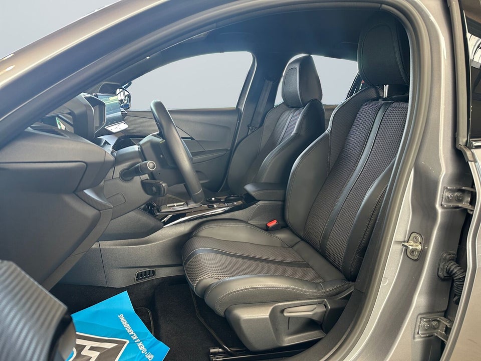 Peugeot e-208 50 GT 5d