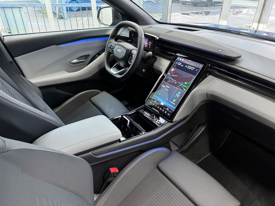 Ford Explorer 82 Premium Extended Range 5d