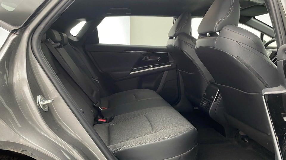 Toyota bZ4X Prestige AWD 5d