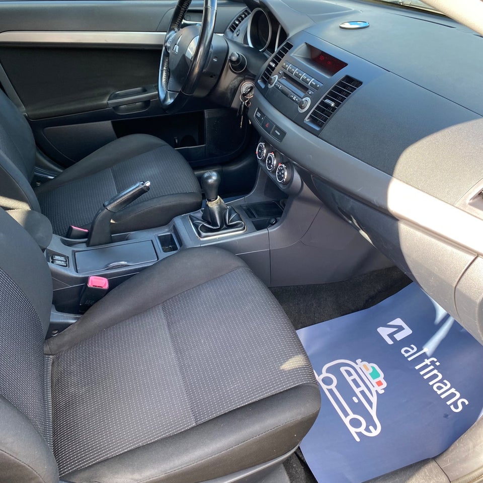 Mitsubishi Lancer 1,5 Invite SportBack 5d