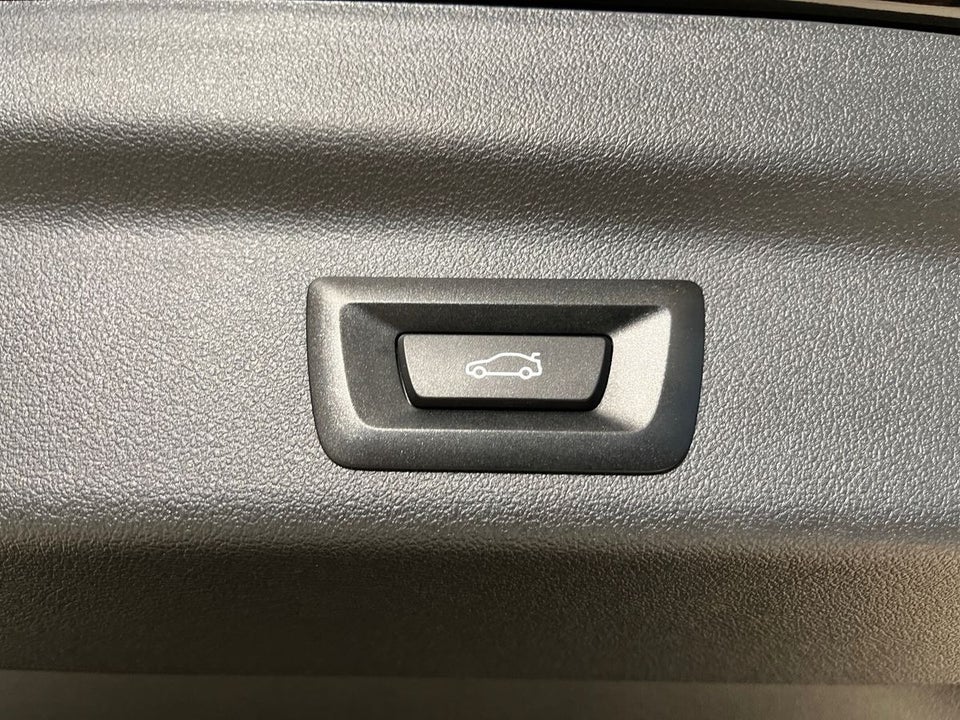 BMW iX1 xDrive30 X-Line 5d