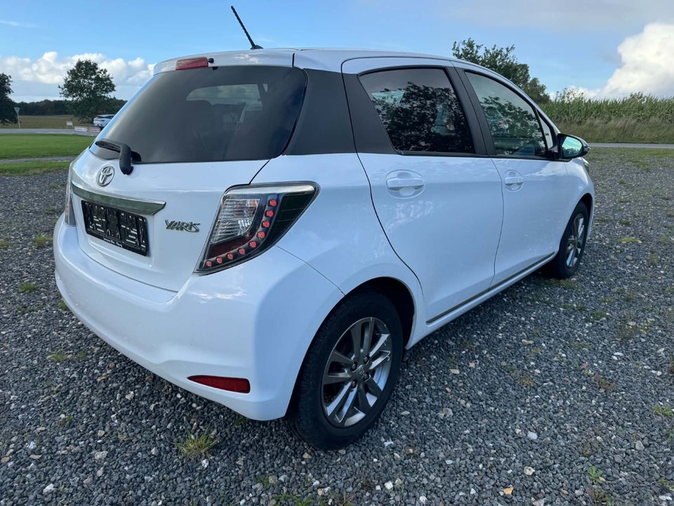 Toyota Yaris 1,0 VVT-i T2 5d