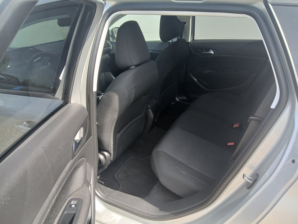 Peugeot 308 1,2 e-THP 110 Active SW 5d