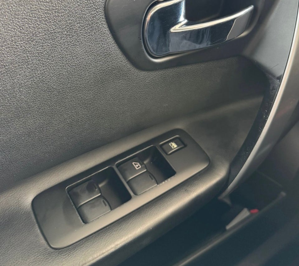 Nissan Qashqai 1,6 Tekna 5d