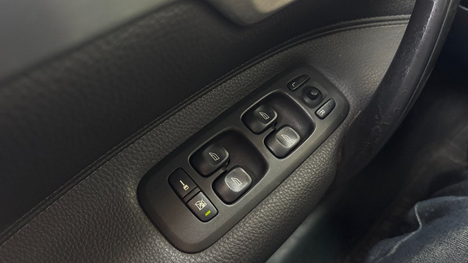 Volvo V70 2,5 T Kinetic 5d