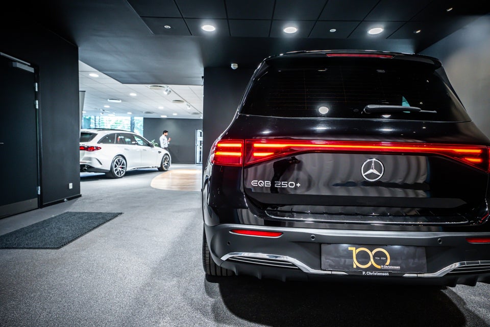 Mercedes EQB250+ AMG Advance 5d