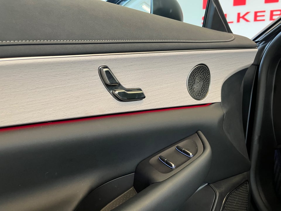 Exlantix ES 77 Ultimate AWD 5d