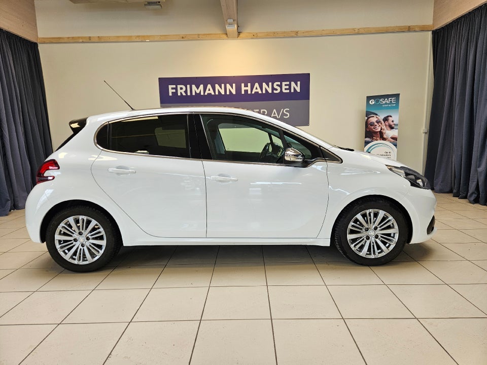Peugeot 208 1,6 BlueHDi 100 Desire Sky 5d