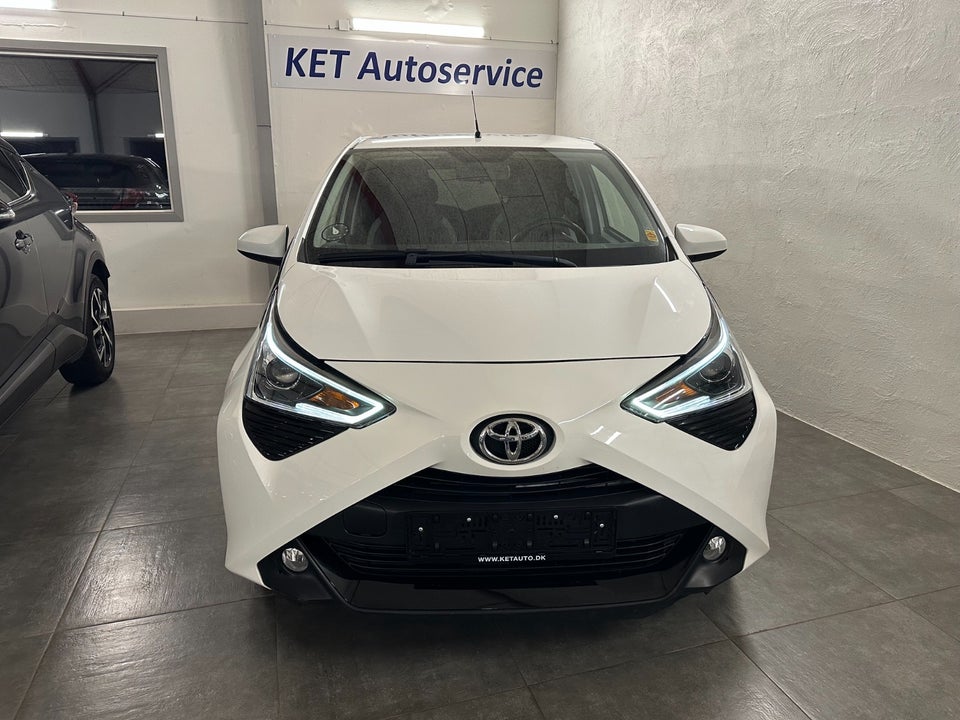 Toyota Aygo 1,0 VVT-i x-press 5d