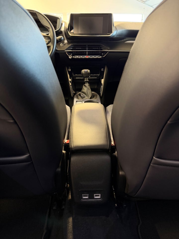 Peugeot 2008 1,2 PureTech 100 Allure Pack 5d