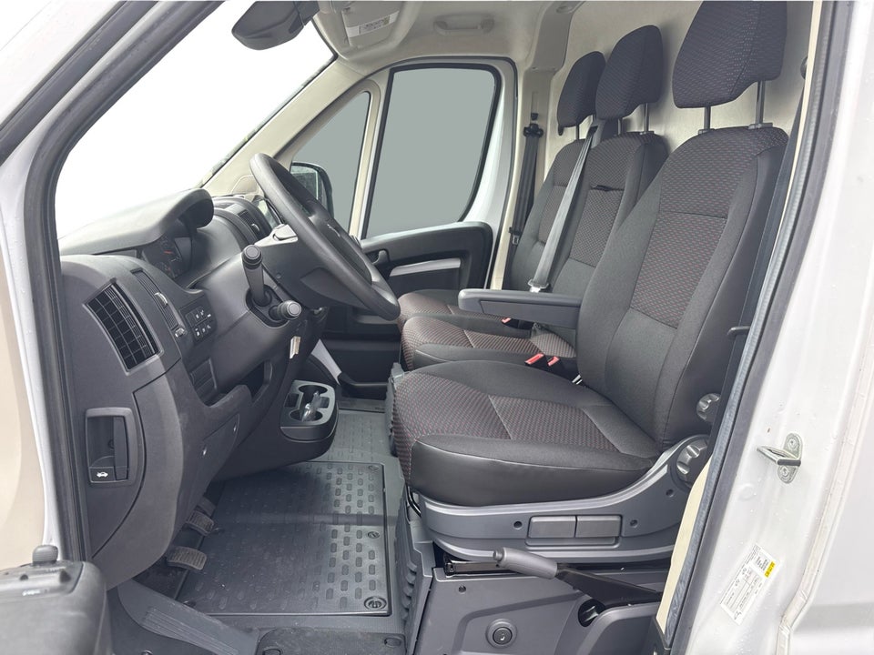 Peugeot Boxer 435 2,2 BlueHDi 165 L2H2 Premium