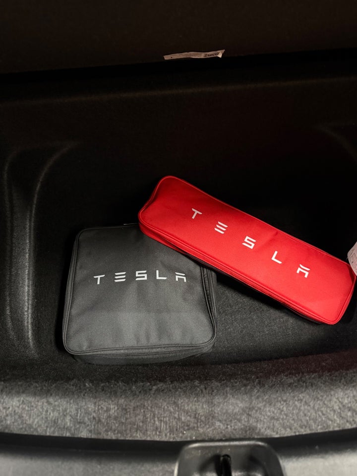Tesla Model Y Long Range AWD 5d