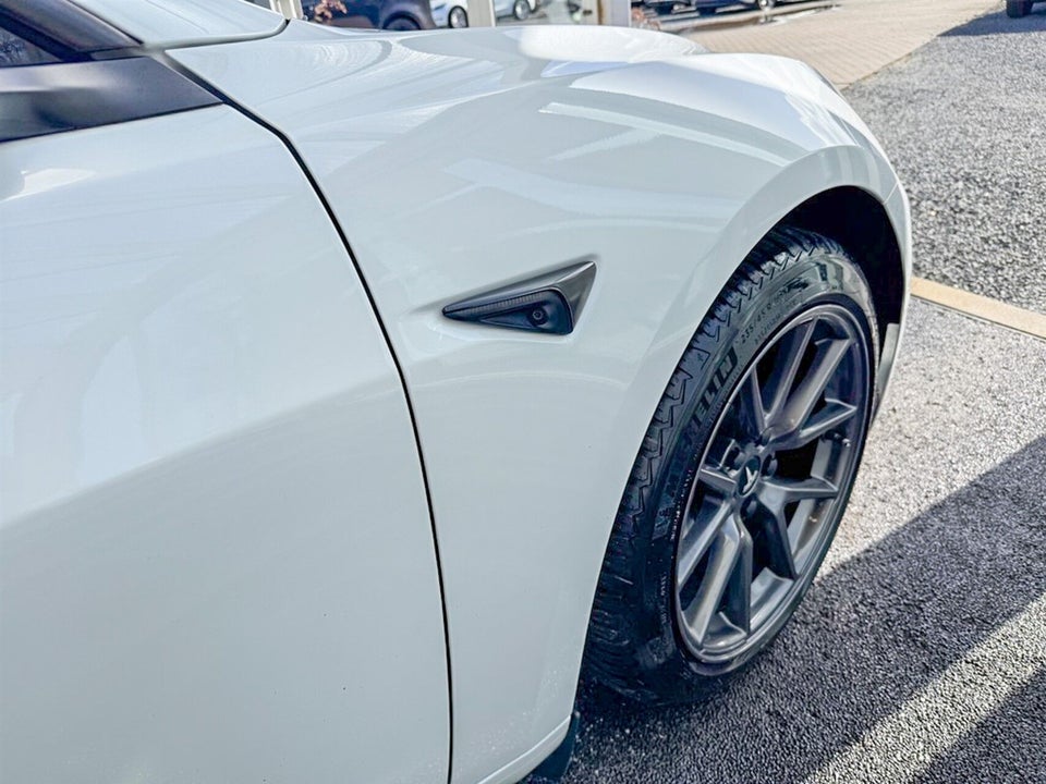 Tesla Model 3 RWD 4d