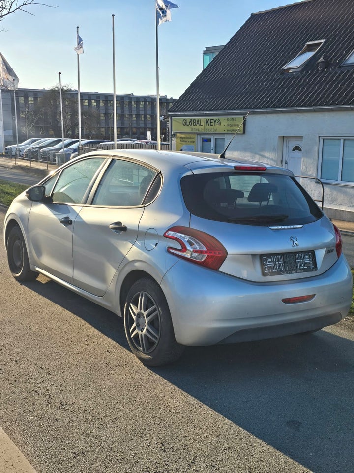 Peugeot 208 1,0 VTi Active 5d