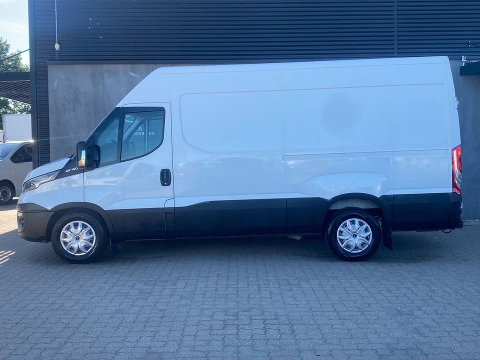 Iveco Daily 2,3 35S16 12m³ Van AG8