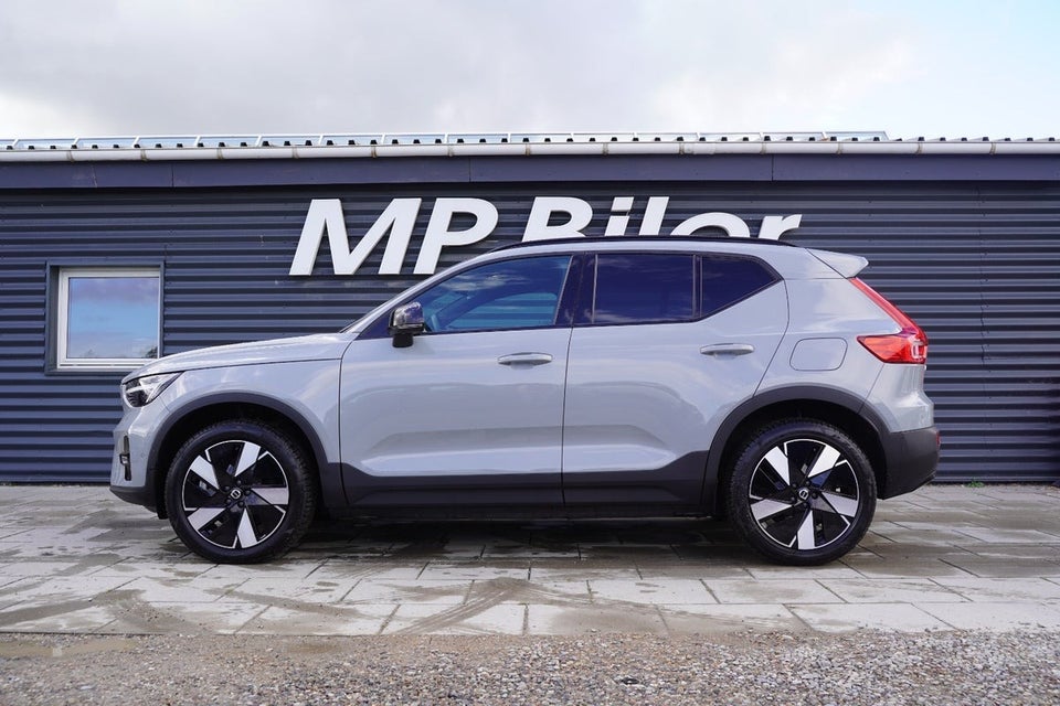 Volvo EX40 Twin Performance Plus 5d