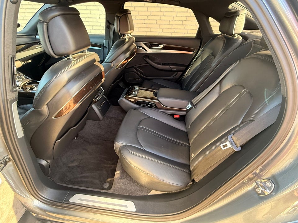 Audi A8 3,0 TDi 258 quattro Tiptr. lang 4d