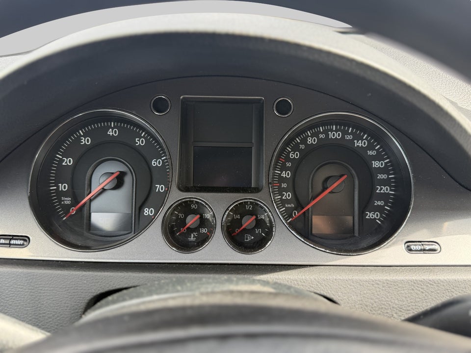 VW Passat 2,0 FSi Comfortline 4d