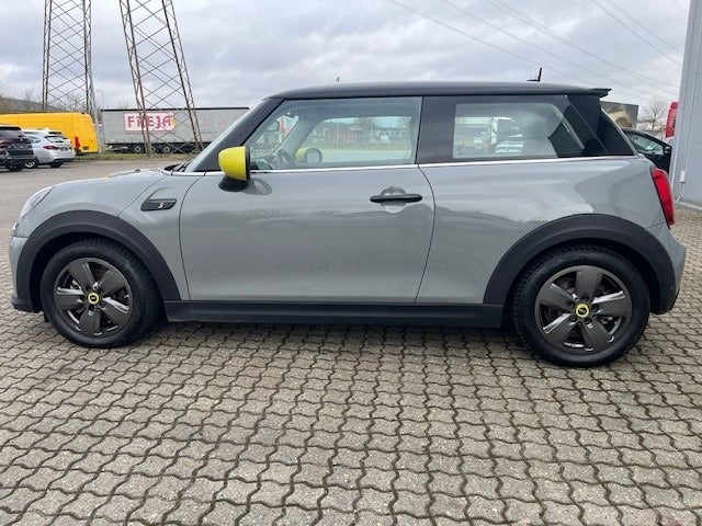 MINI Cooper SE Essential 3d