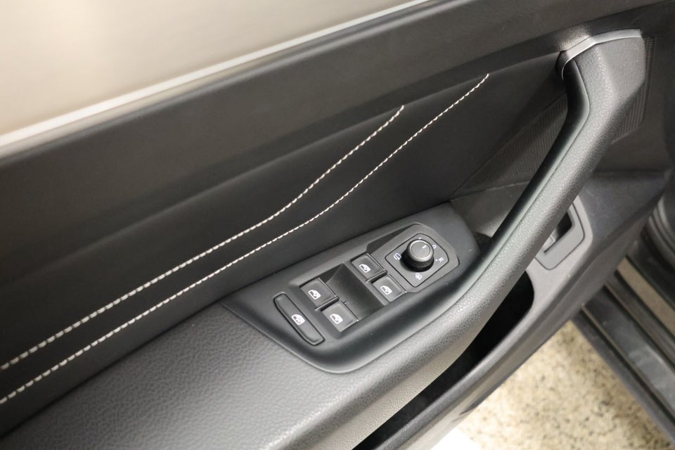 VW Passat 2,0 TDi 150 Elegance Variant DSG 5d