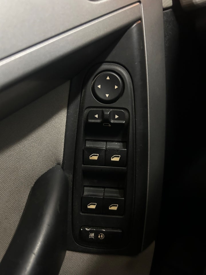 Citroën Grand C4 Picasso 2,0 HDi 138 VTR E6G 7prs 5d